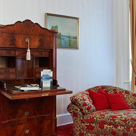 Hotel Amalienhof 3*